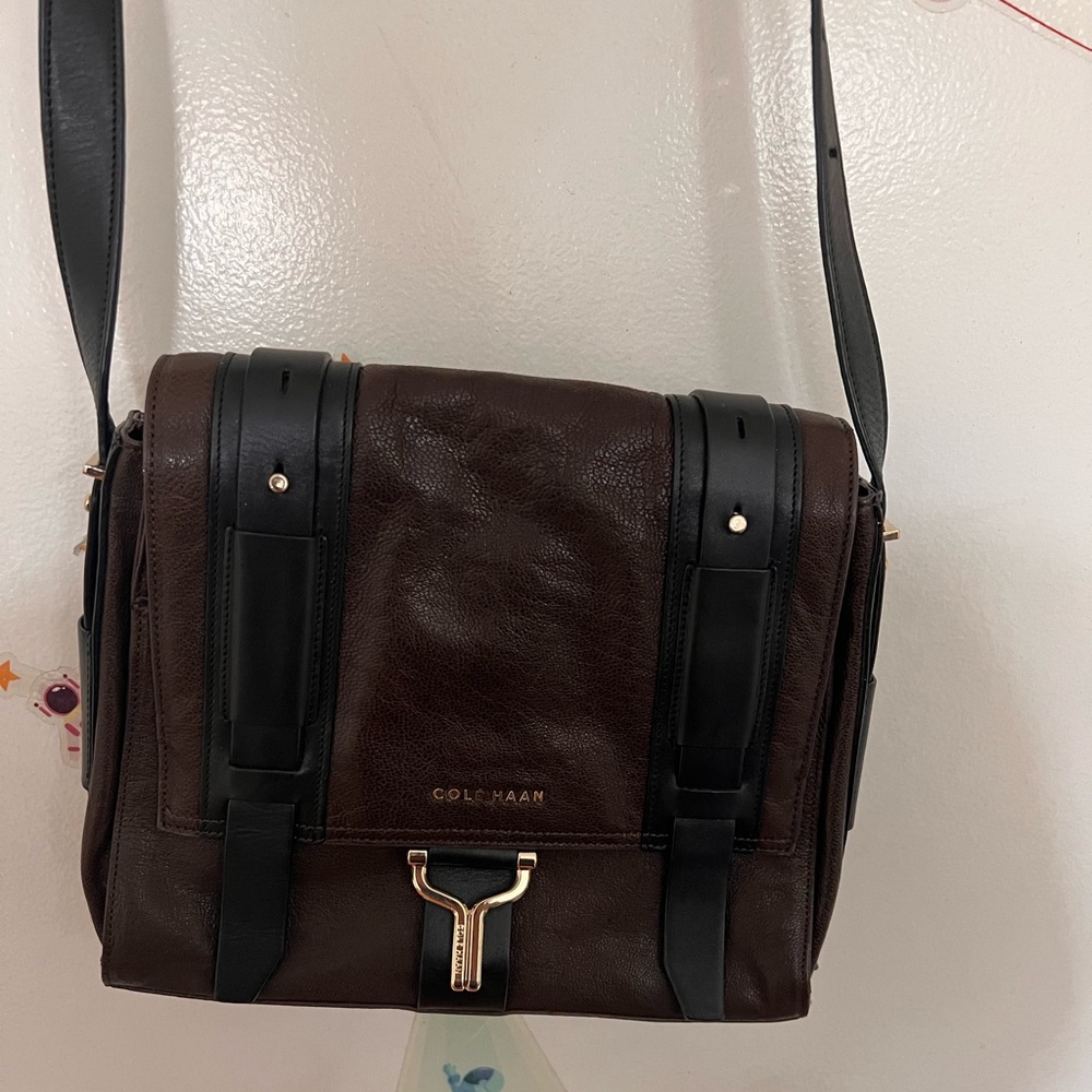 Cole Haan 2 tone leather messenger style crossbody/shoulder bag